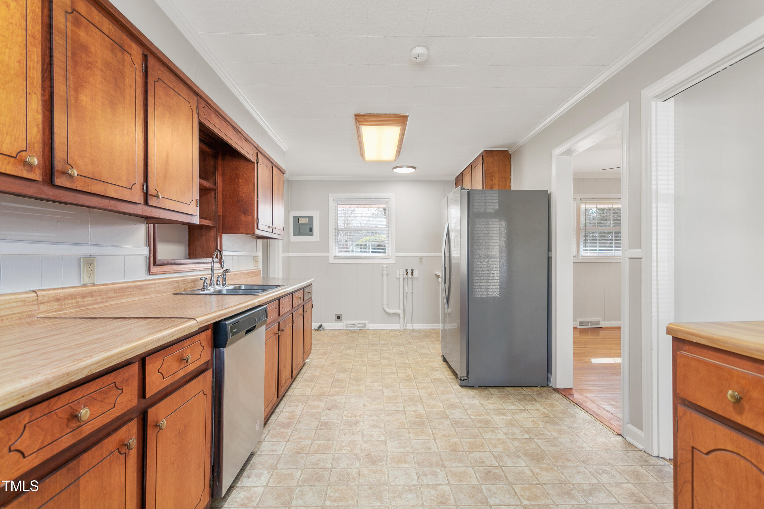 203 Oakgrove Drive