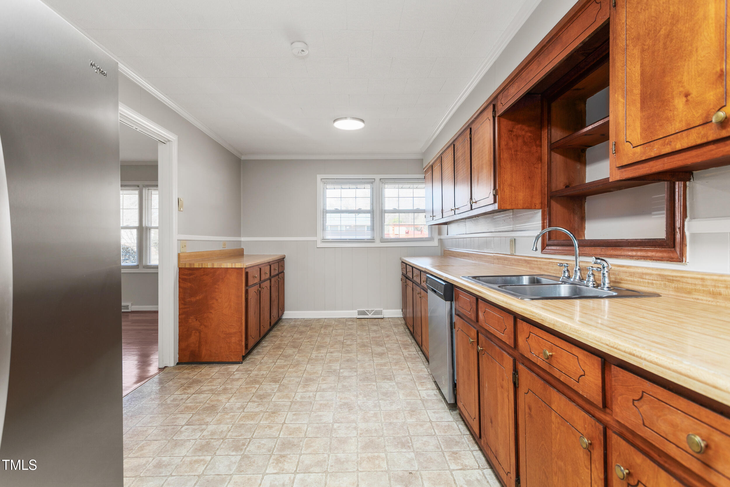 203 Oakgrove Drive