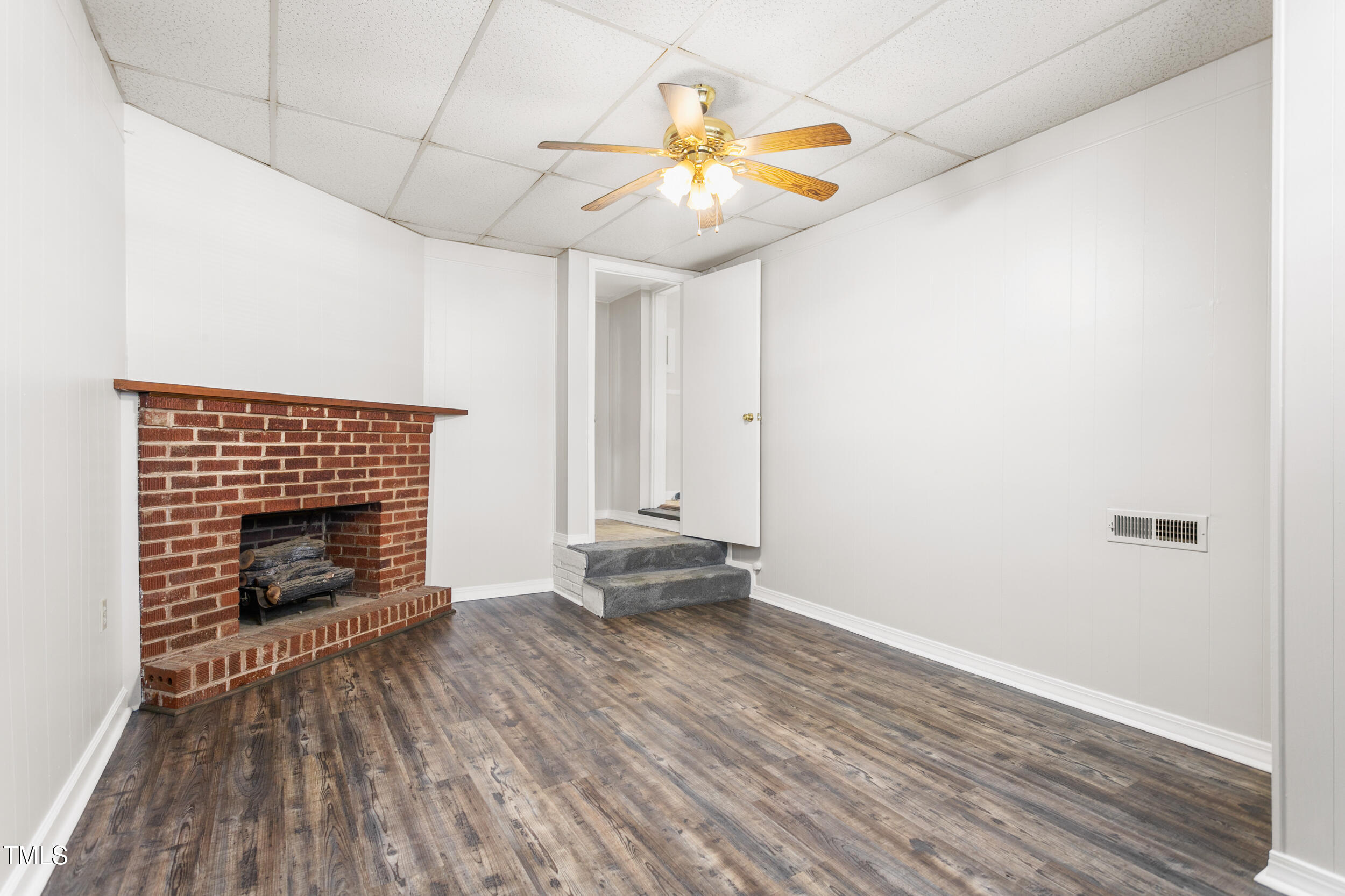 203 Oakgrove Drive