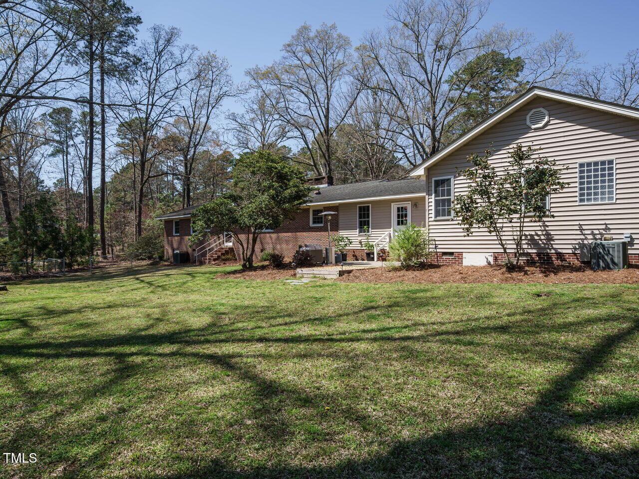 2201 Spring Lane