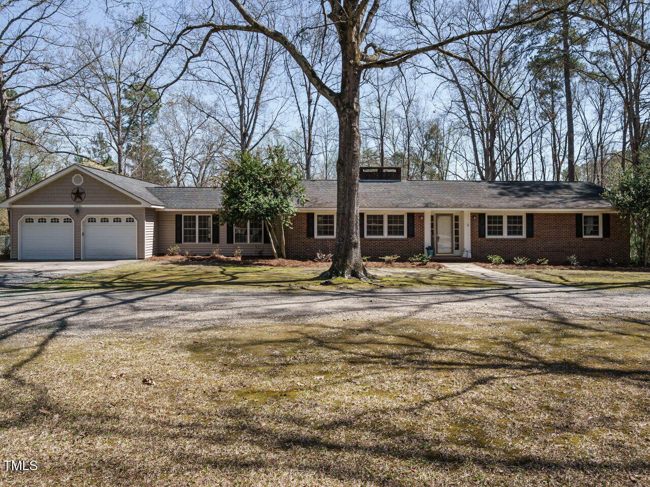 2201 Spring Lane
