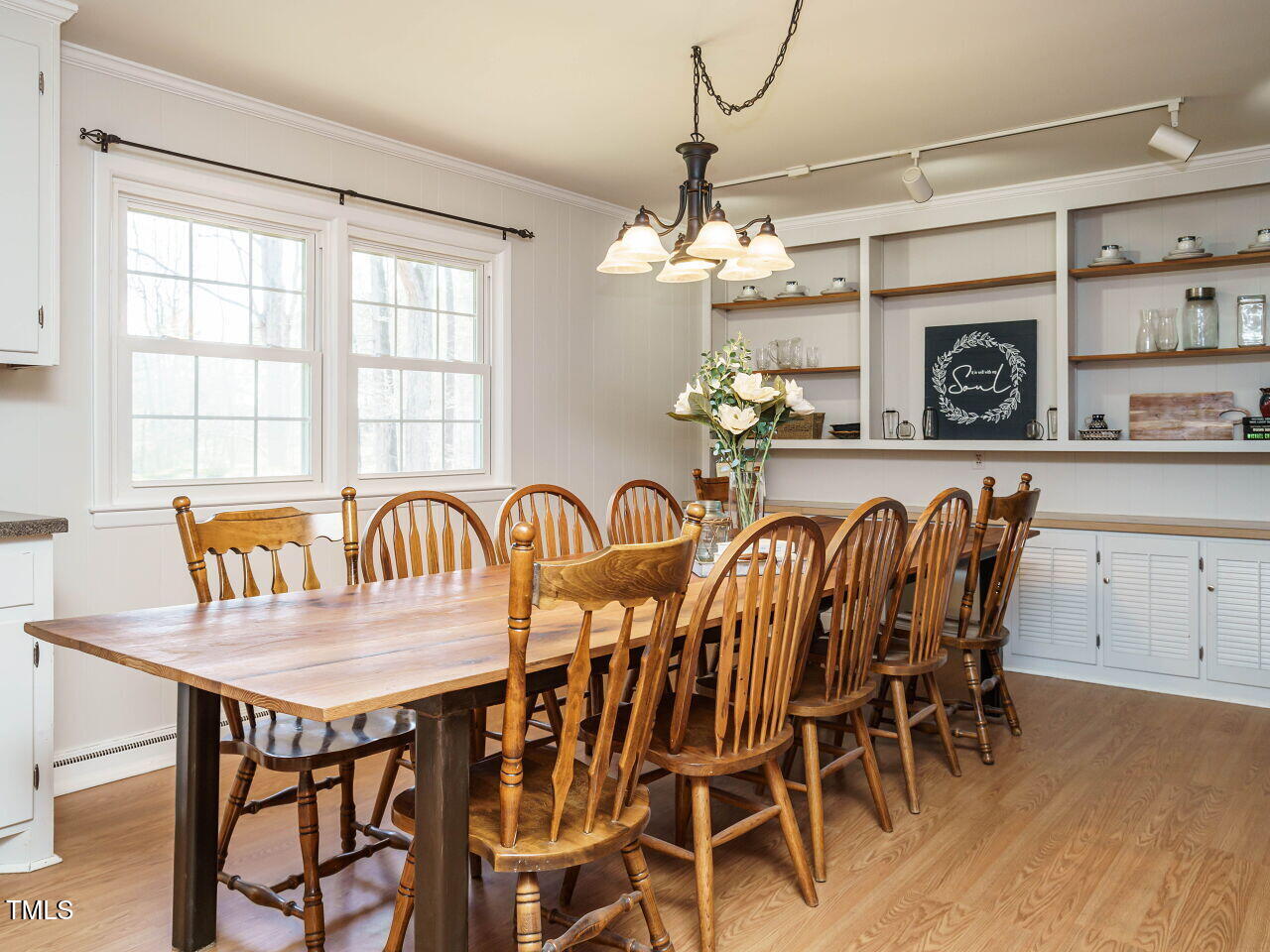 2201 Spring Lane