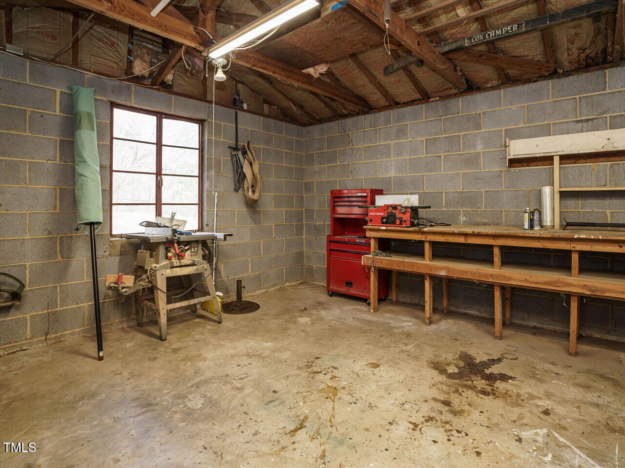 2201 Spring Lane
