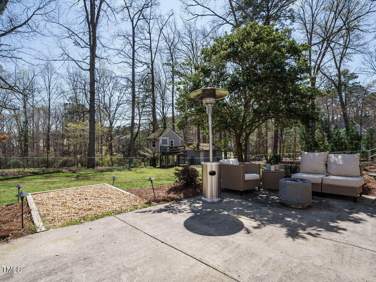 2201 Spring Lane