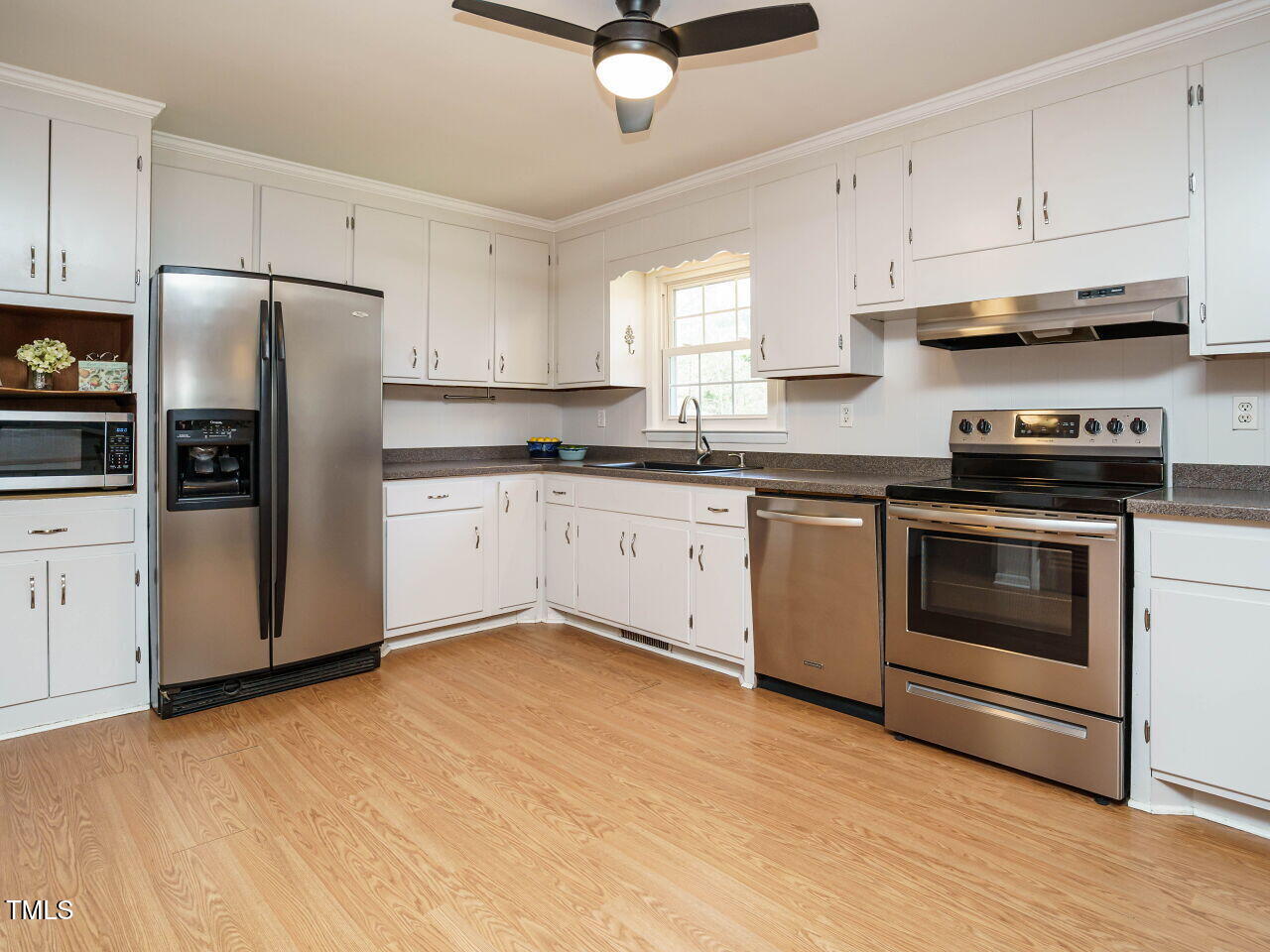 2201 Spring Lane
