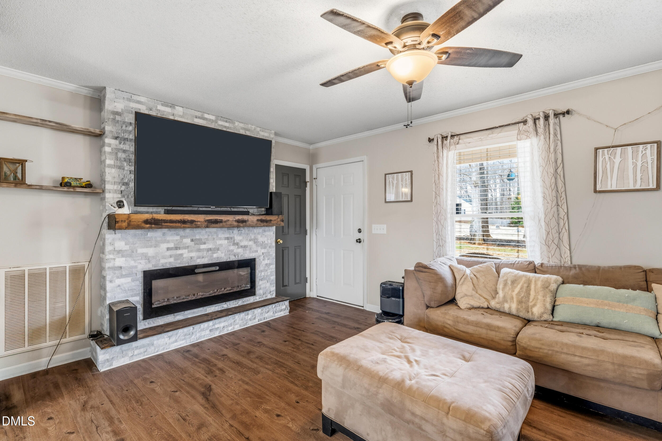 3316 Golden Oaks Drive