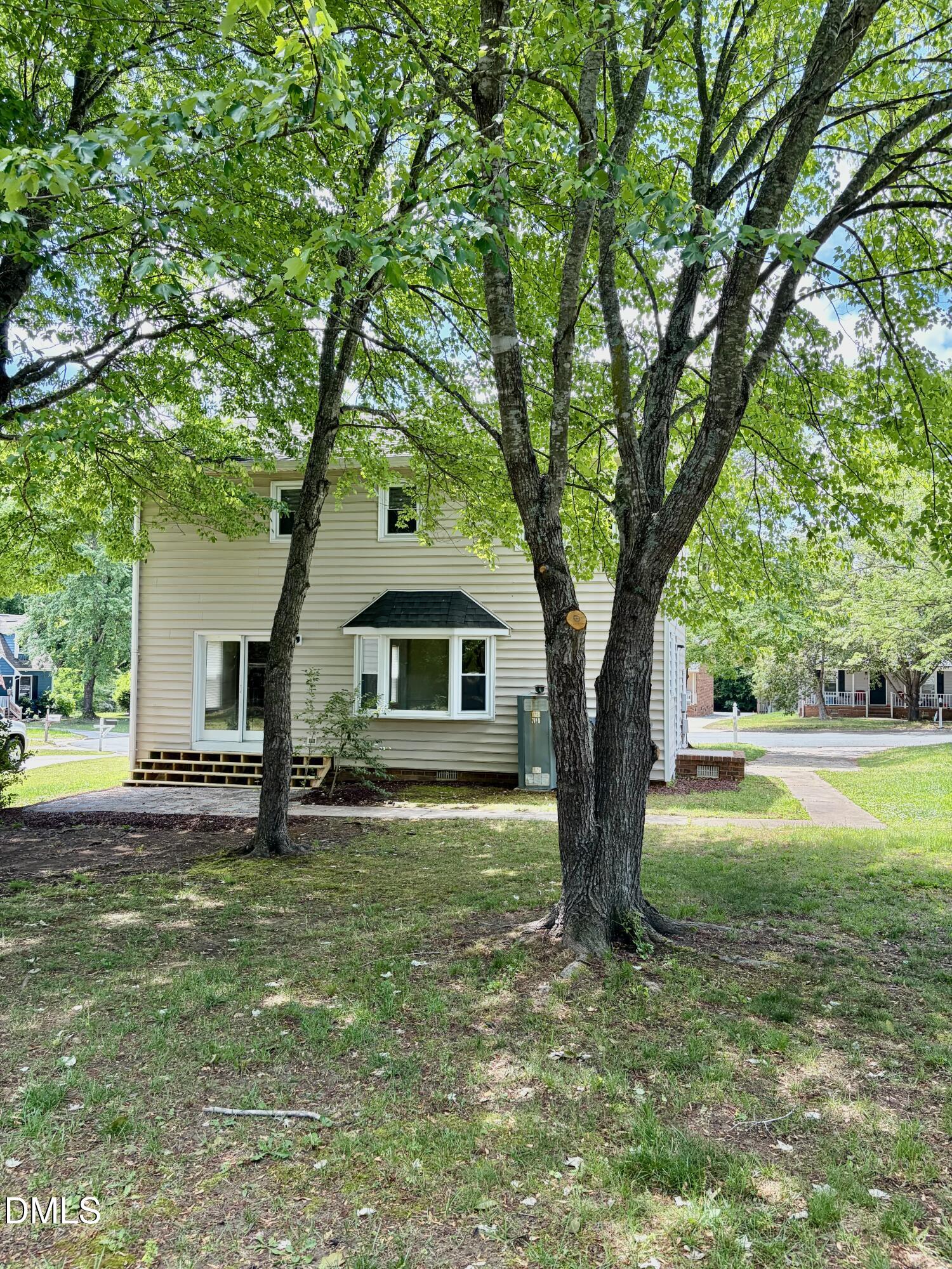 736 Huntington Court