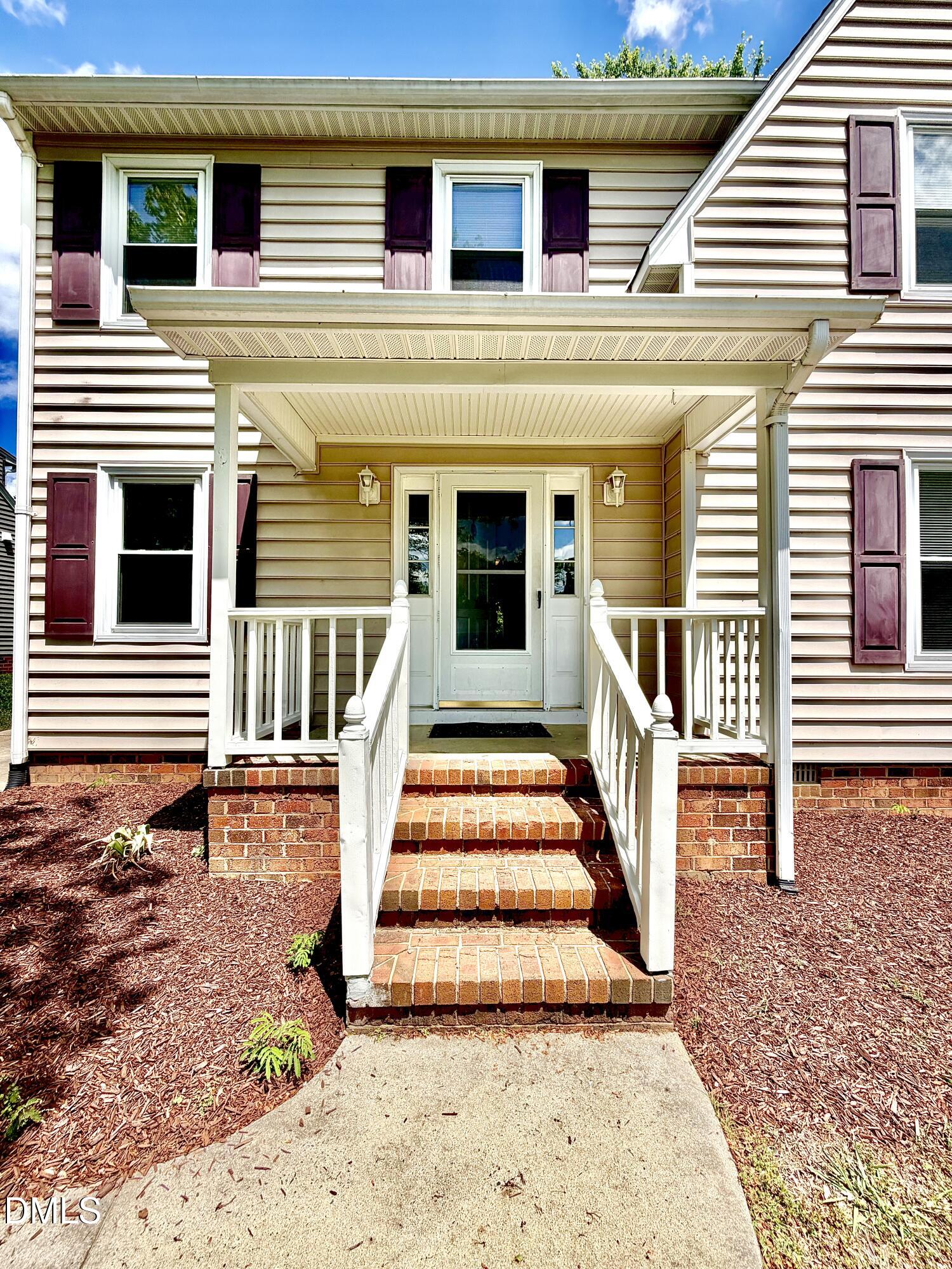 736 Huntington Court