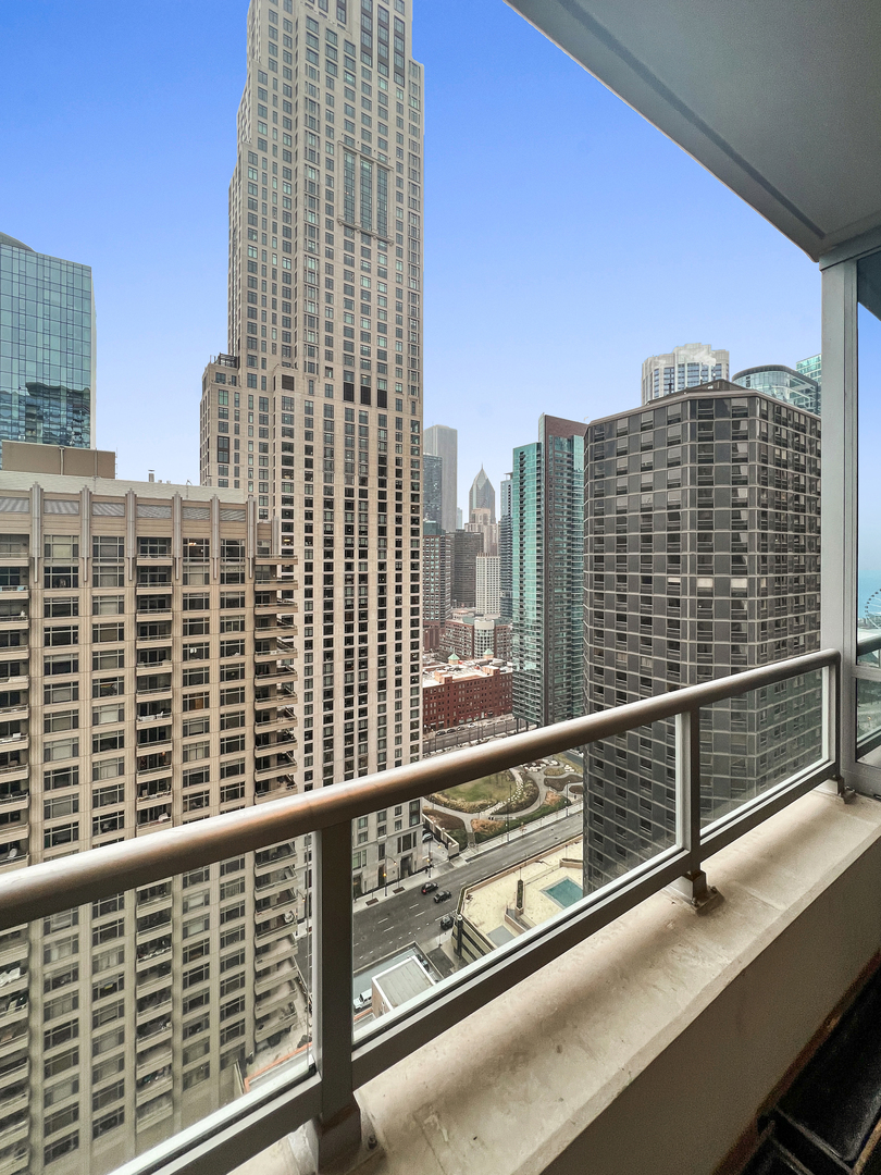 600 N LAKE SHORE Drive Unit: 2708