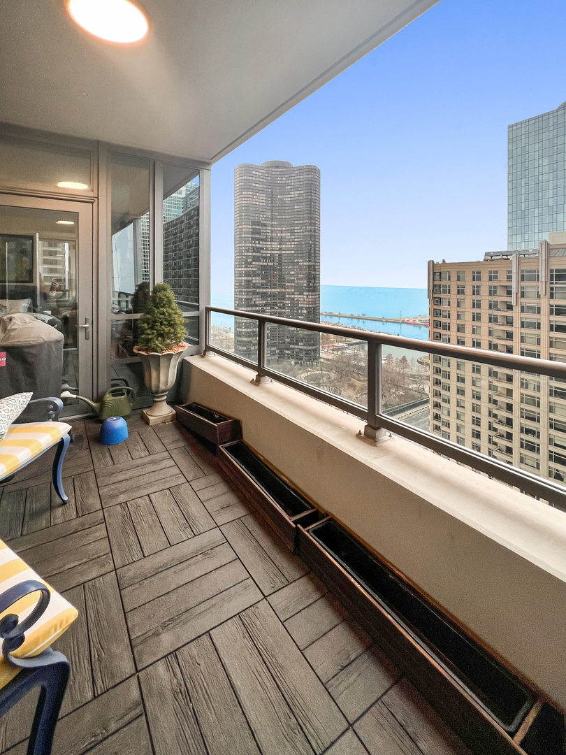 600 N LAKE SHORE Drive Unit: 2708