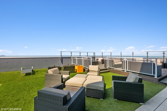 600 N Lake Shore Drive Unit: 915
