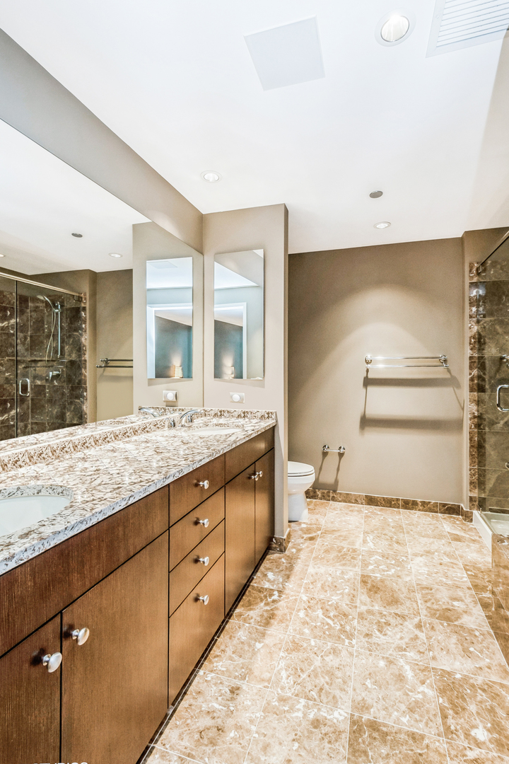 600 N Lake Shore Drive Unit: 915