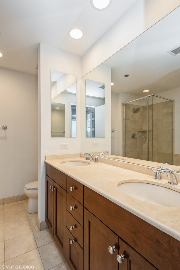600 N Lake Shore Drive Unit: 1510