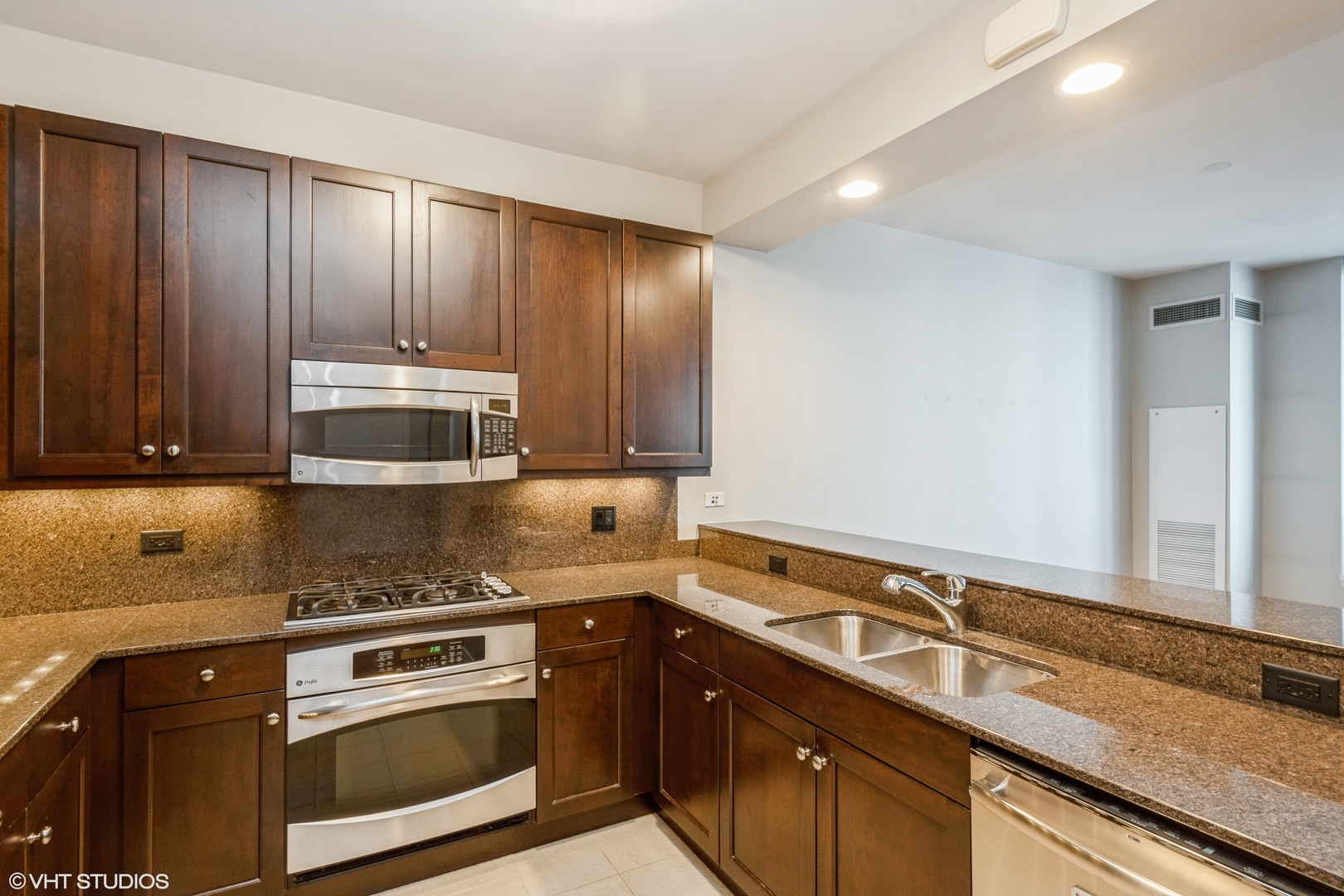 600 N Lake Shore Drive Unit: 1510