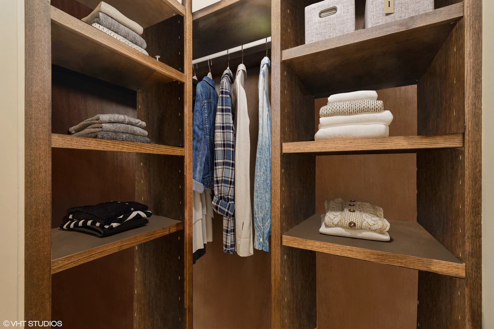 600 N LAKE SHORE Drive Unit: 3711