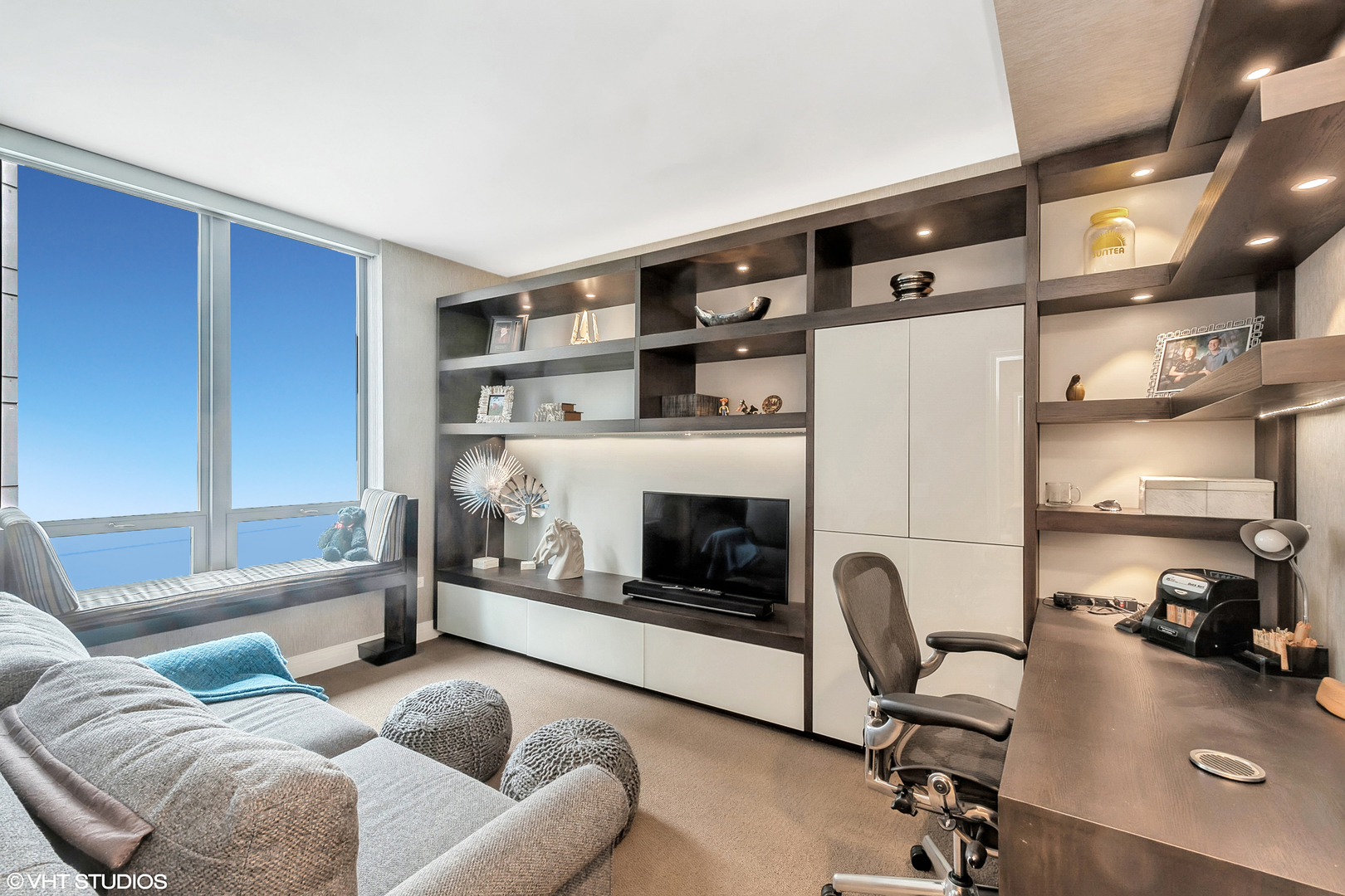 600 N LAKE SHORE Drive Unit: 3711