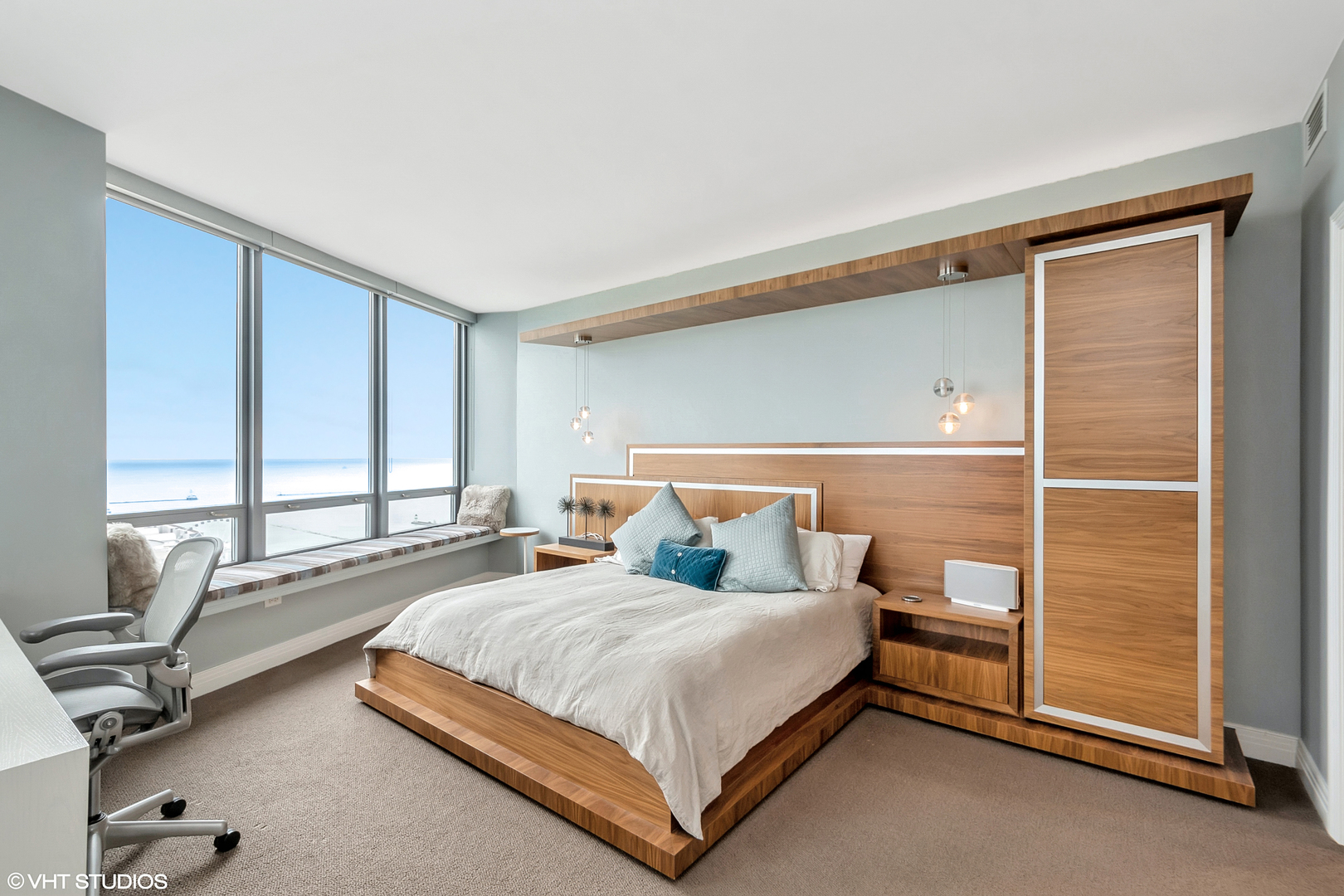 600 N LAKE SHORE Drive Unit: 3711