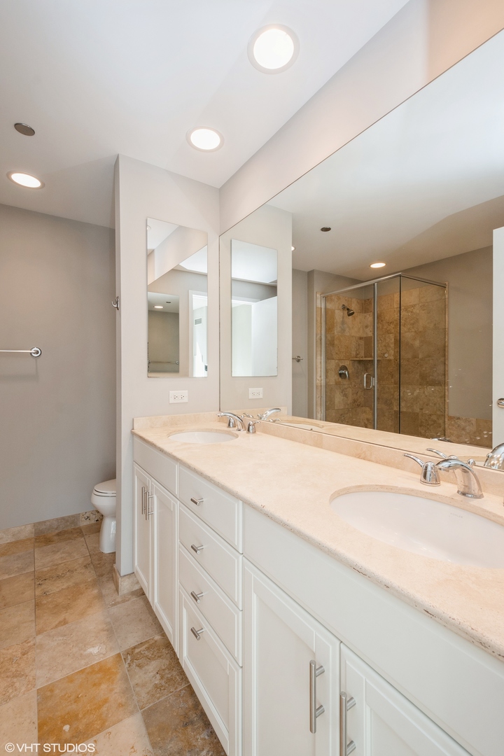 600 N Lake Shore Drive Unit: 2109