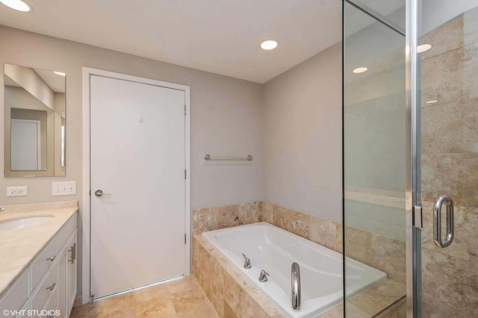 600 N Lake Shore Drive Unit: 2109