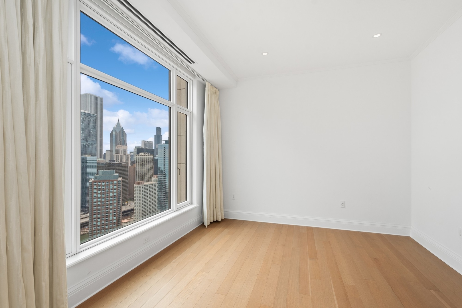 451 E Grand Avenue Unit: 4303