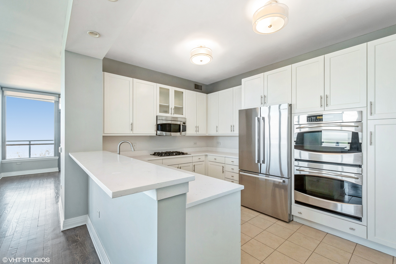 600 N LAKE SHORE Drive Unit: 1011