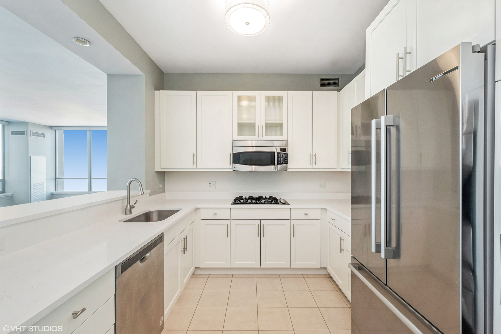 600 N LAKE SHORE Drive Unit: 1011