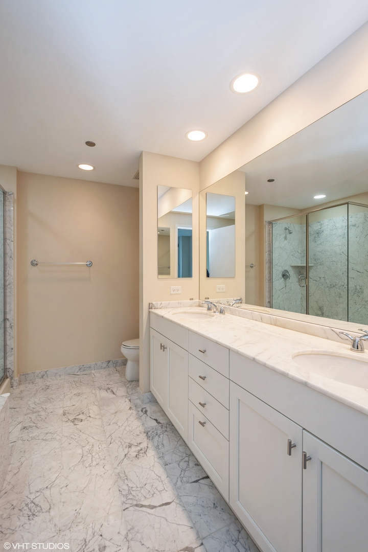 600 N LAKE SHORE Drive Unit: 1011