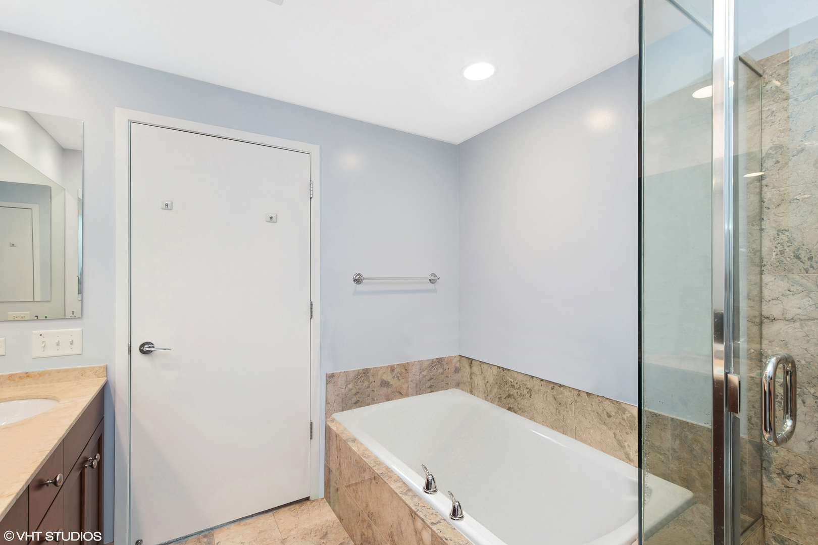 600 N Lake Shore Drive Unit: 3610