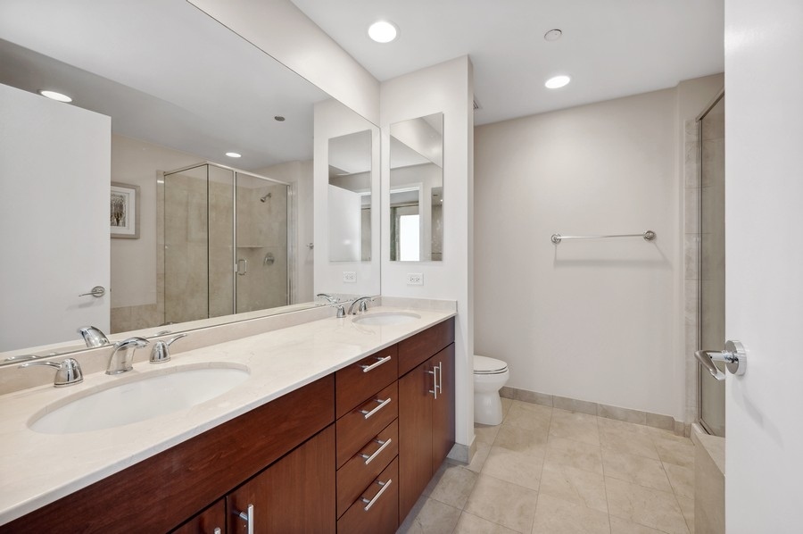 600 N Lake Shore Drive Unit: 1907