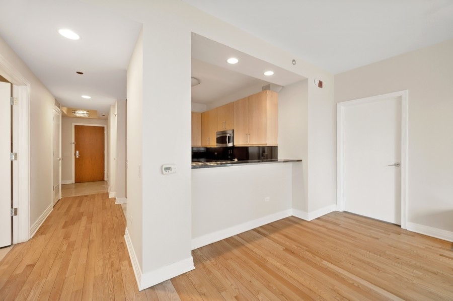 600 N Lake Shore Drive Unit: 1907