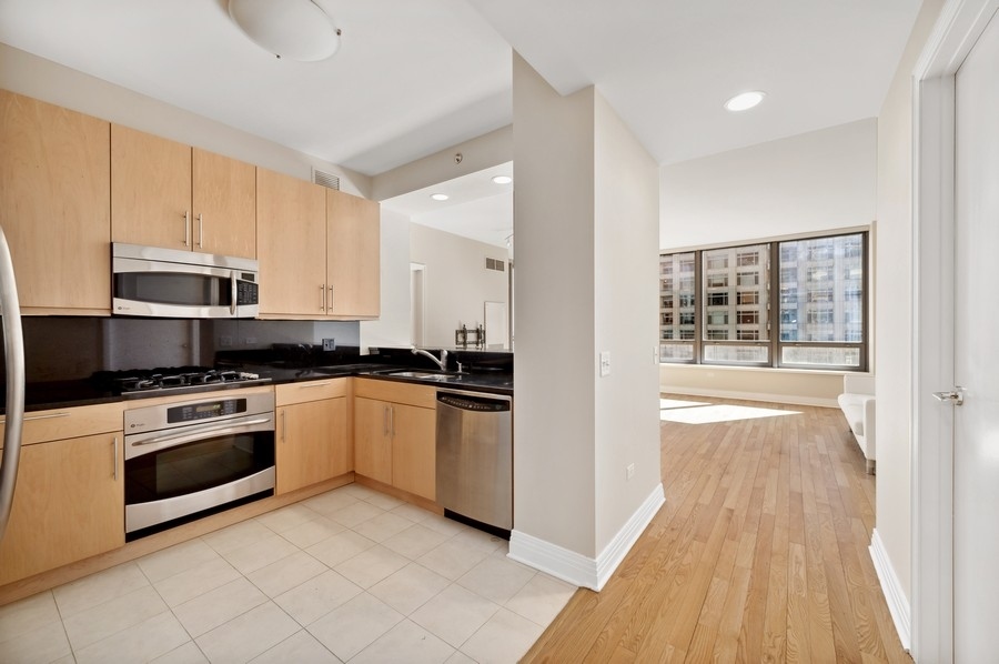 600 N Lake Shore Drive Unit: 1907