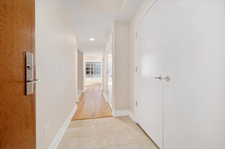 600 N Lake Shore Drive Unit: 1907
