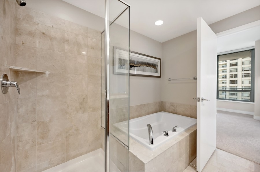 600 N Lake Shore Drive Unit: 1907