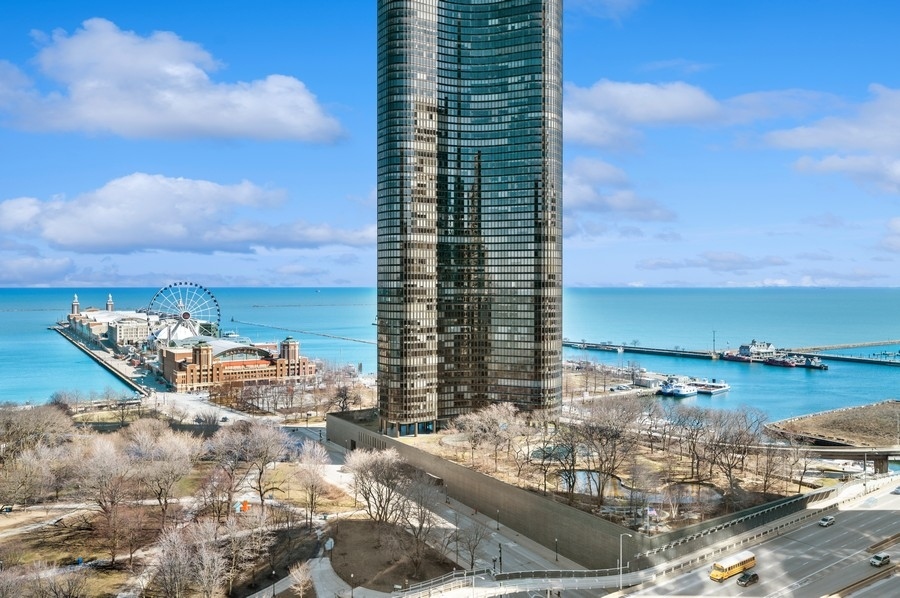 600 N Lake Shore Drive Unit: 1907