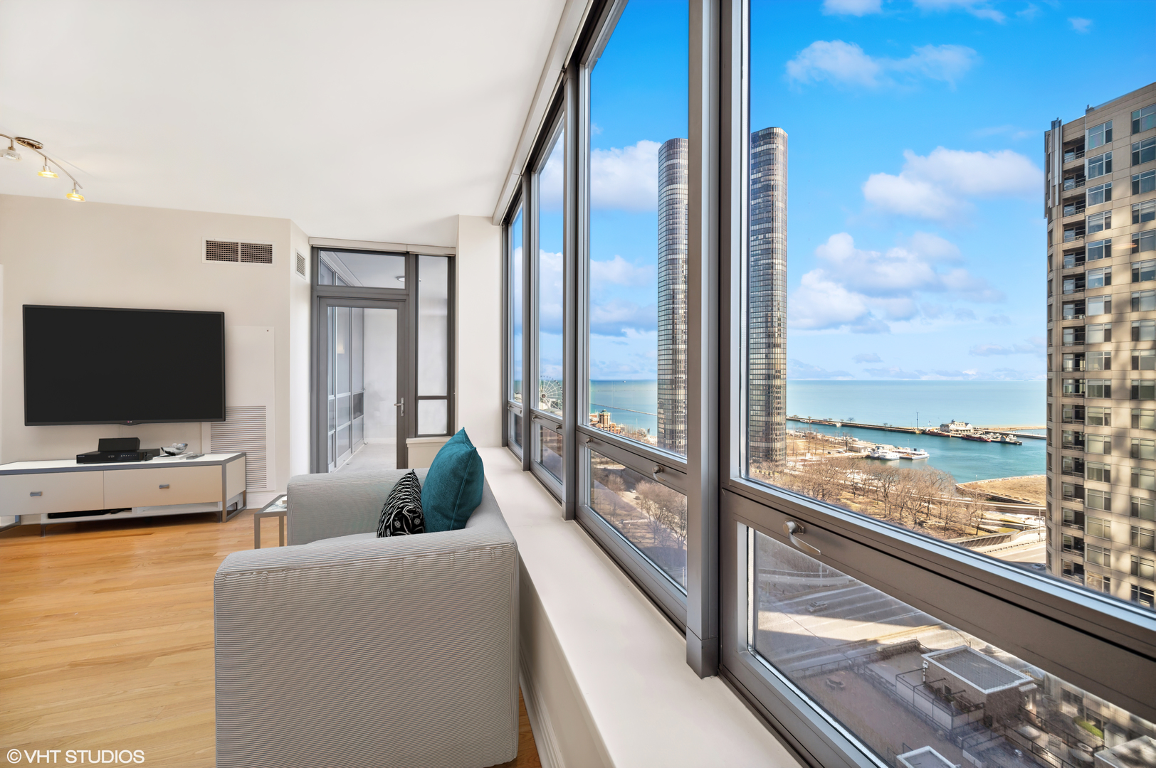 600 N Lake Shore Drive Unit: 1907