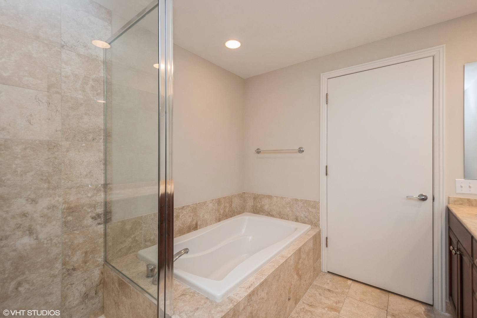 530 N Lake Shore Drive Unit: 2304