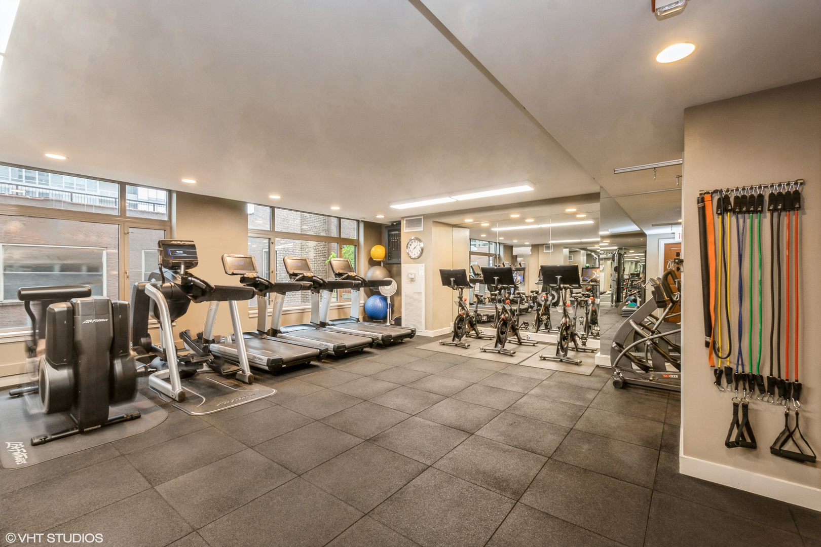 530 N Lake Shore Drive Unit: 2304
