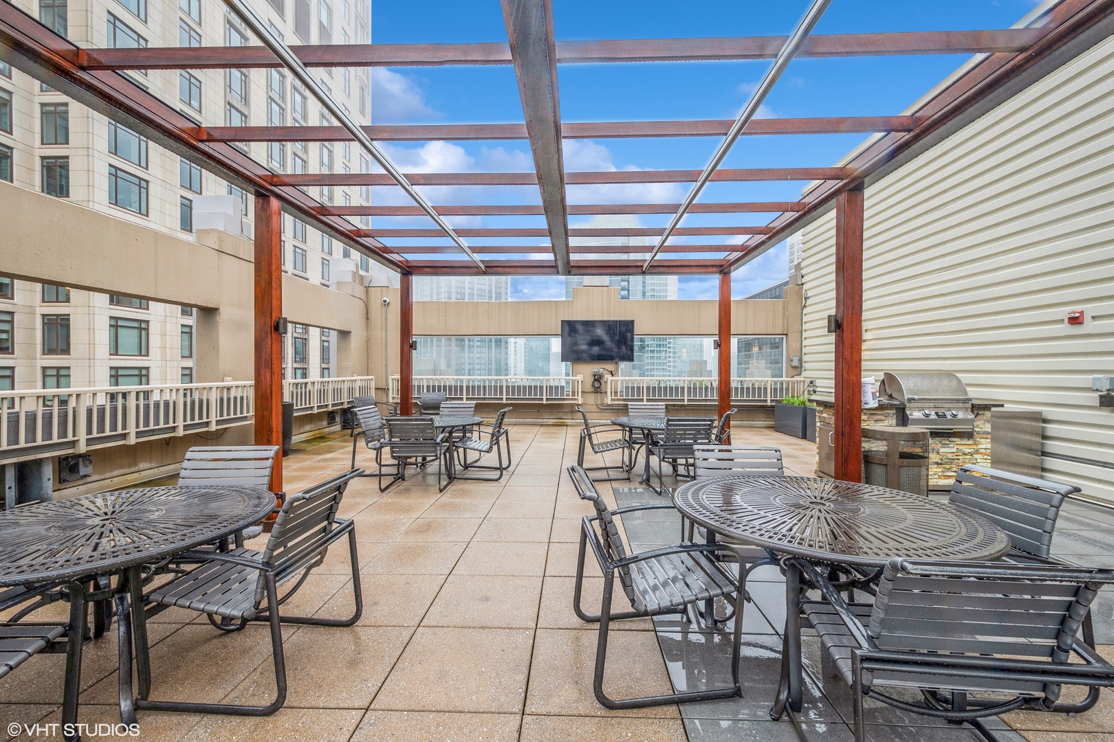 530 N Lake Shore Drive Unit: 2304