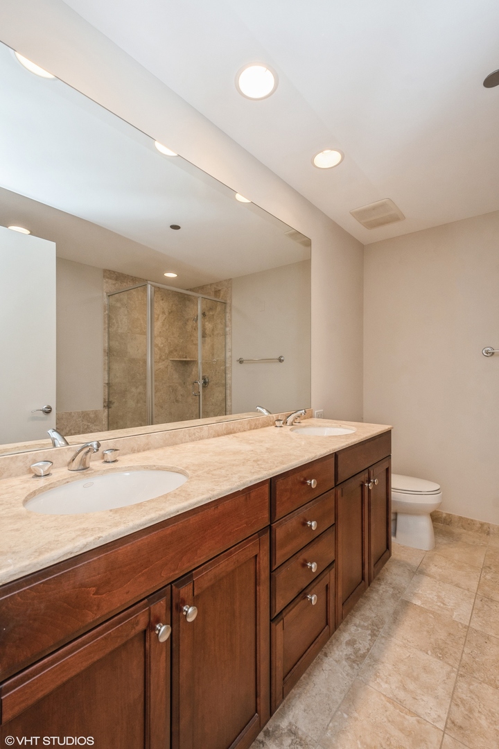 530 N Lake Shore Drive Unit: 2304