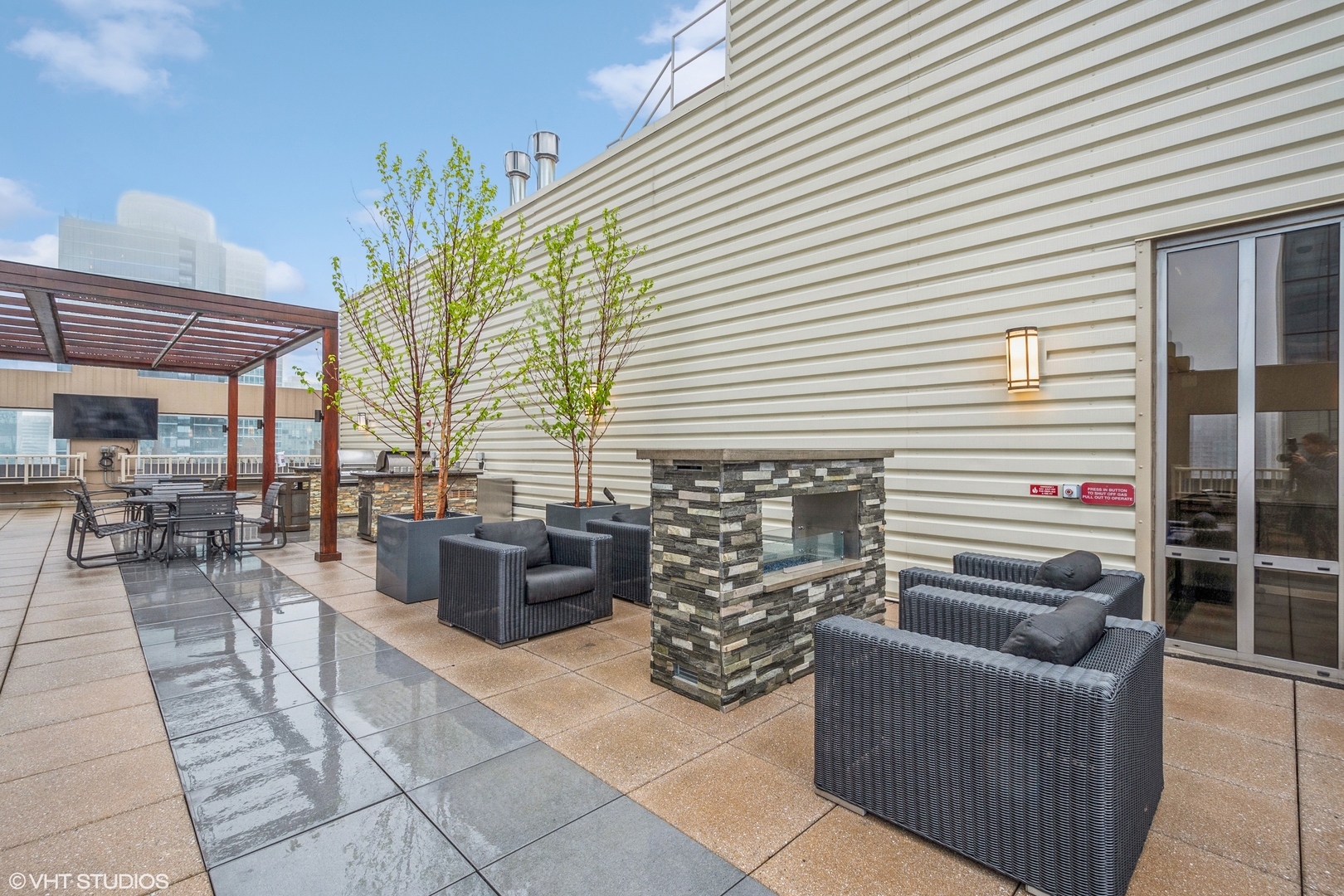 530 N Lake Shore Drive Unit: 2304