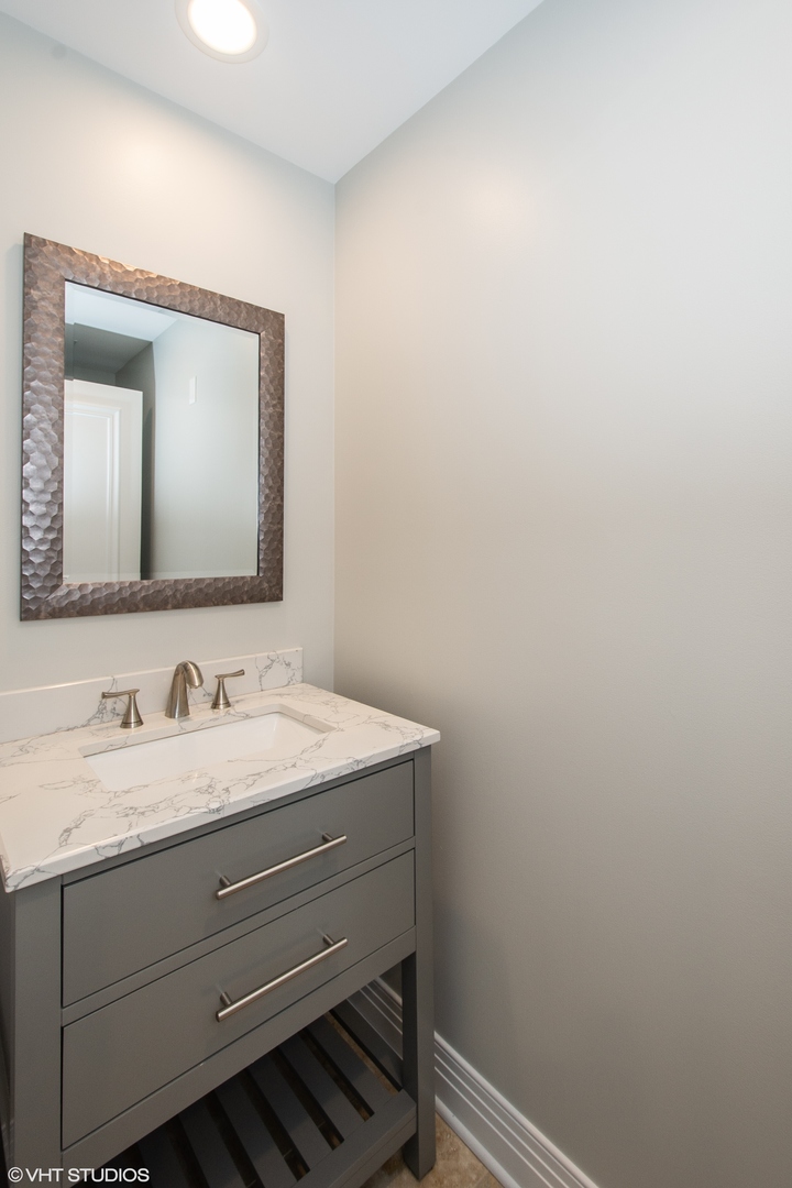 600 N Lake Shore Drive Unit: 3604
