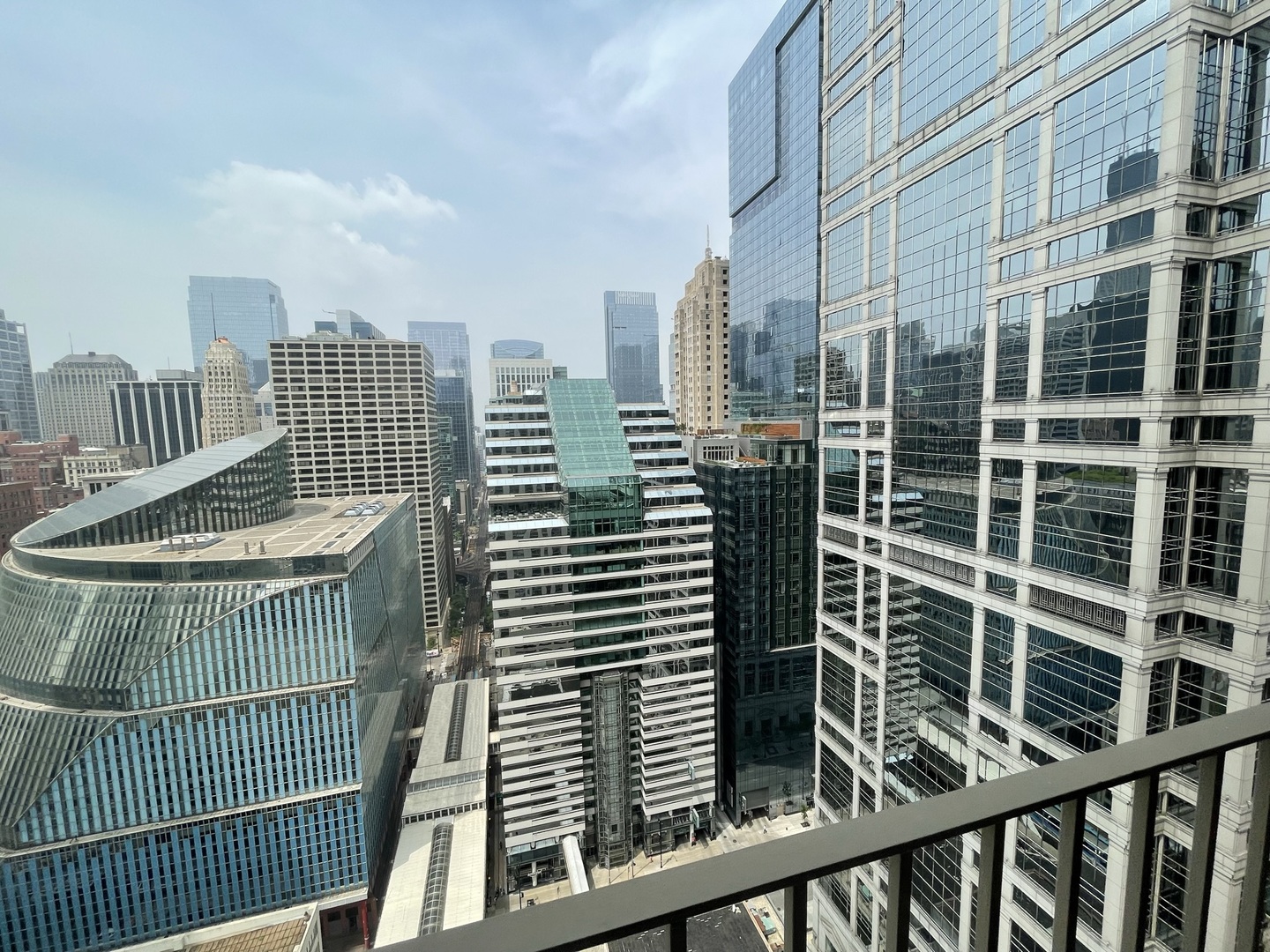200 N Dearborn Street Unit: 3402