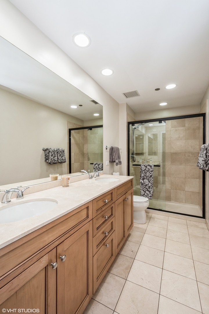600 N LAKE SHORE Drive Unit: 1010