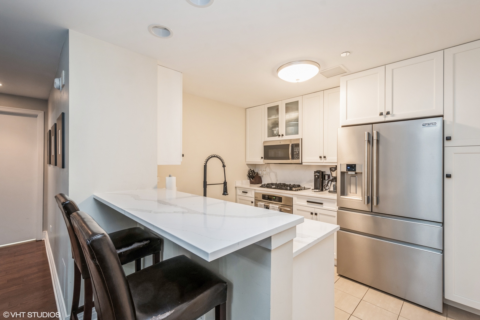 600 N LAKE SHORE Drive Unit: 1010