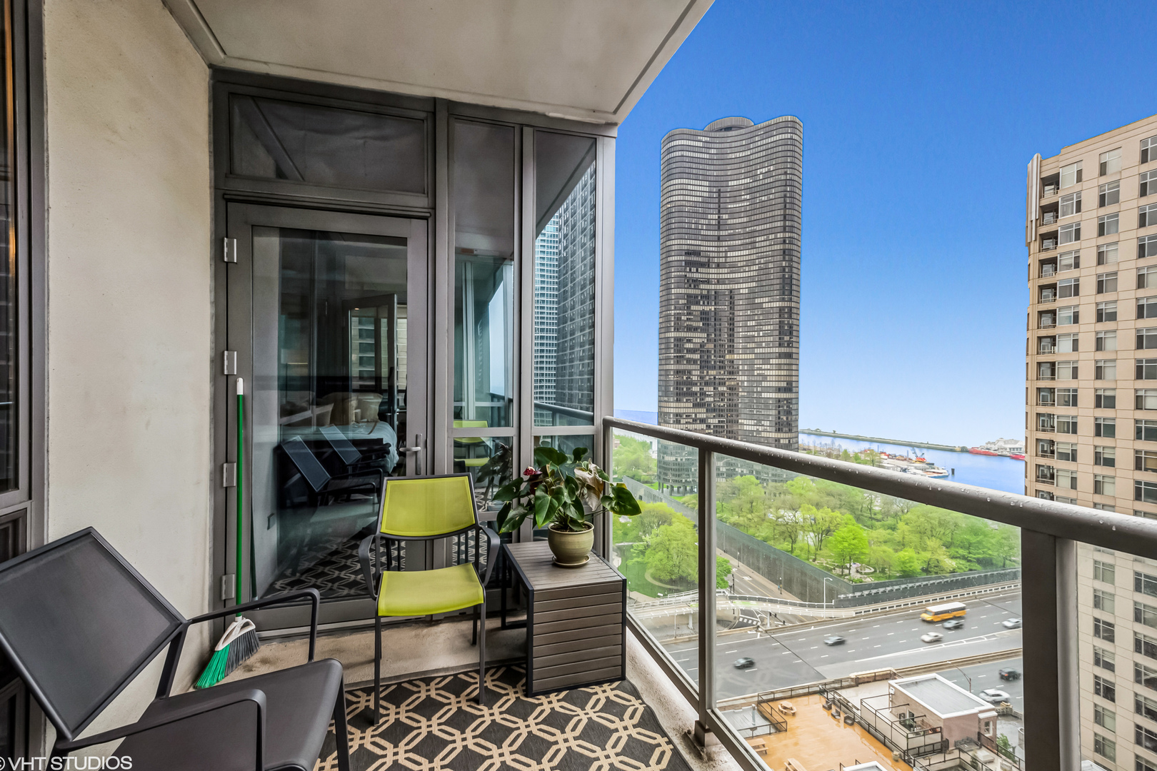 600 N Lake Shore Drive Unit: 2008