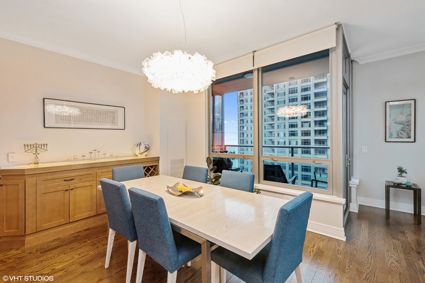 600 N Lake Shore Drive Unit: 2008