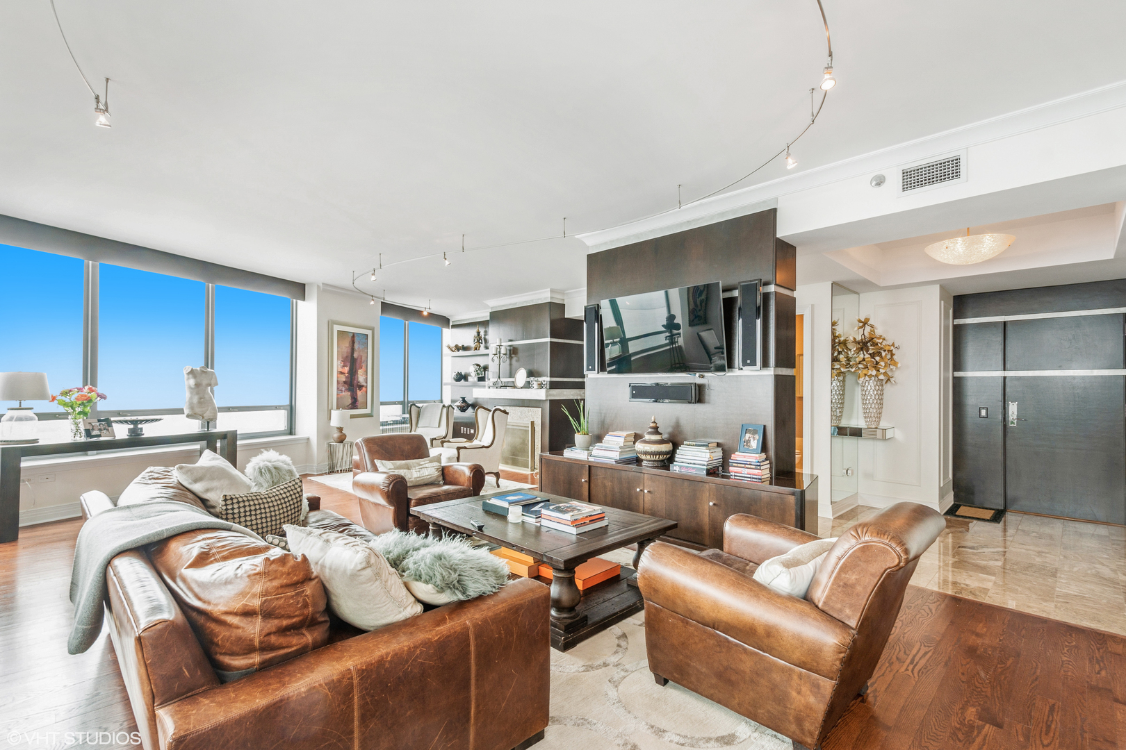 600 N LAKE SHORE Drive Unit: 2105