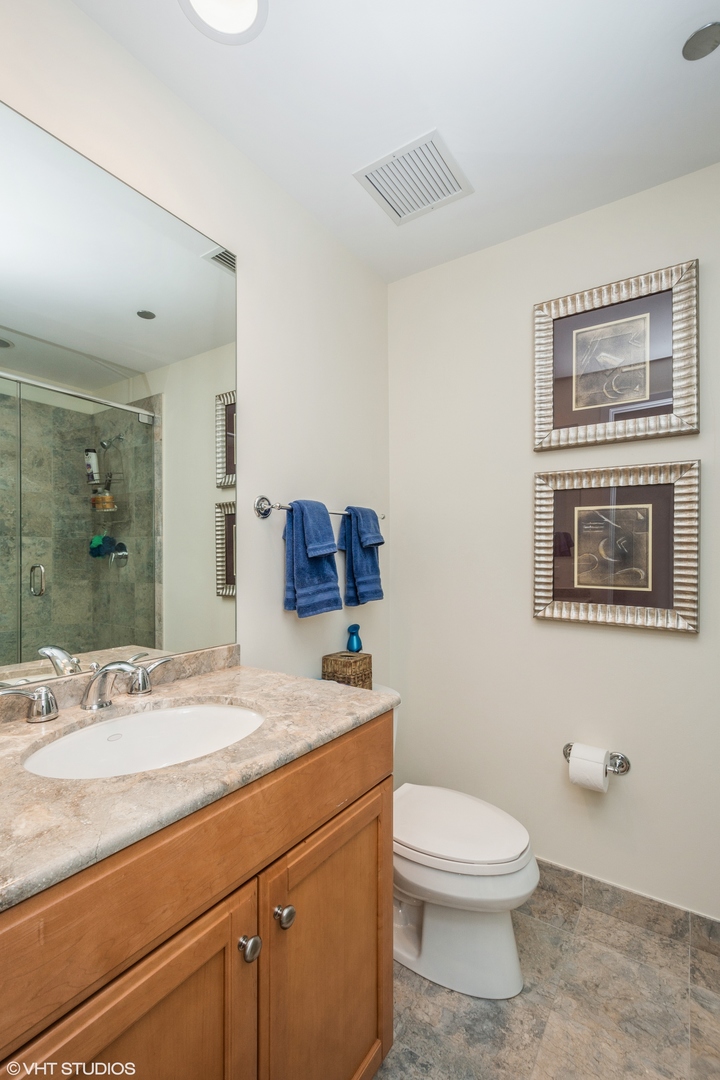 600 N LAKE SHORE Drive Unit: 2105