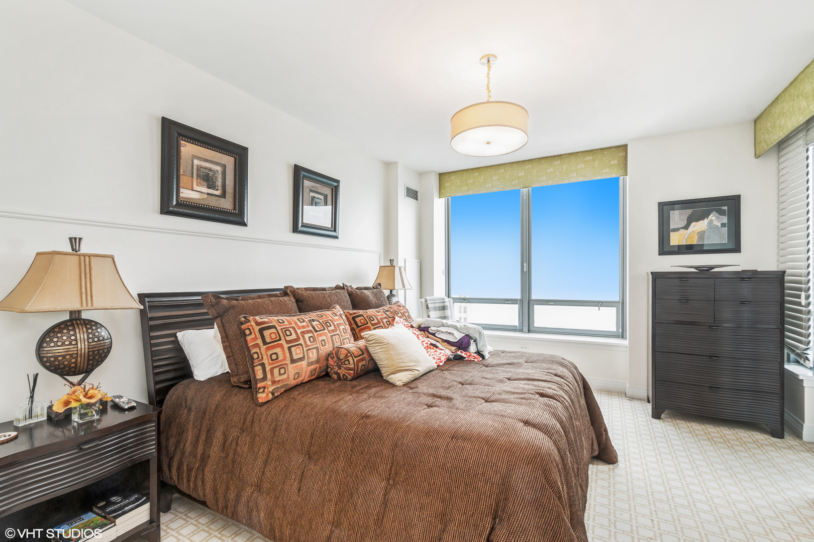600 N LAKE SHORE Drive Unit: 2105