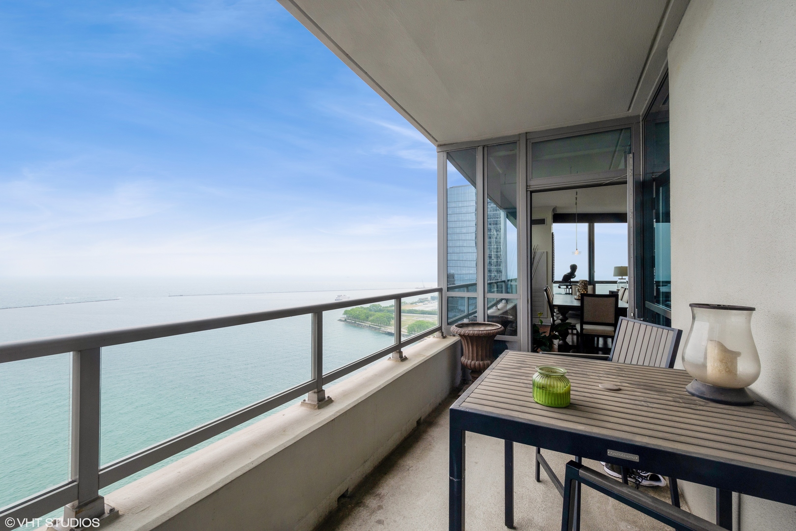 600 N LAKE SHORE Drive Unit: 2105